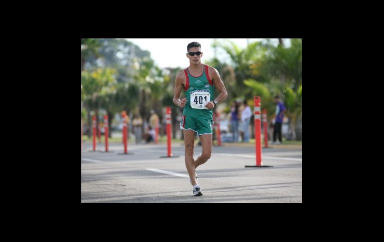 El mexicano Horacio Nava se apoderó del primer lugar en la marcha atlética. EFE  /