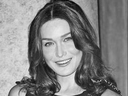 Carla Bruni lleva un papel secundario en el filme. AP  /