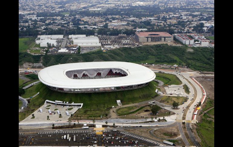 El estadio Omnilife está listo para el partido inaugural. A. GARCÍA  /