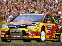 Petter Solberg conduce su auto Citroën durante la etapa de ayer. AFP  /