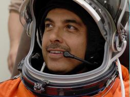 El astronauta mexicano José Hernández, es uno d elos promotores de la Agencia Espacial. ESPECIAL  /