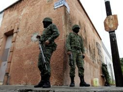 El Ejército mexicano mantiene controles de seguridad en la zona del Semefo en el centro de Guadalajara. REUTERS  /