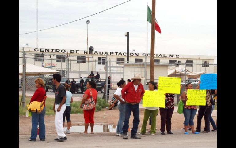 La semana pasada, familiares de internos del penal de Gómez Palacio pidieron la reinstalción de Margarita Rojas. NTX  /