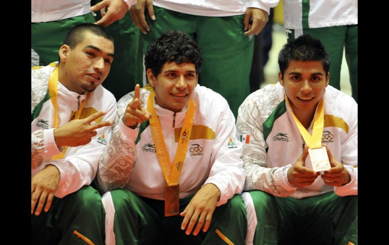 México aseguró el primer lugar del medallero faltando una jornada para el final de los JCC 2010. EFE  /