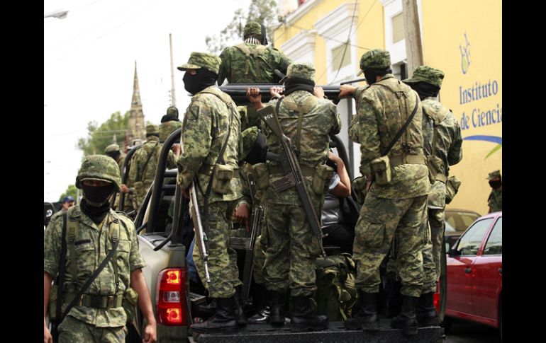 La semefo fue fuertemente custodiada por más de 100 elementos del Ejército Mexicano. A. GARCÍA  /