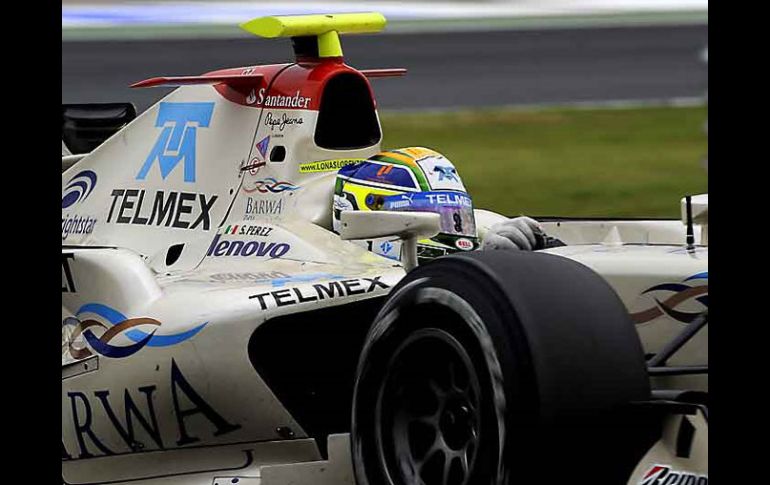 Sergio Pérez peleó en todo momento para subir al podio en el Hungaroring. ESPECIAL  /