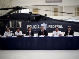 Los periodistas, Javier Canales (izquierda) y Alejandro Hernández (derecha) durante una conferencia de prensa. EL UNIVERSAL  /