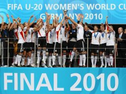 Las alemanas festejan su triunfo del Mundial de Sub-20. AFP  /