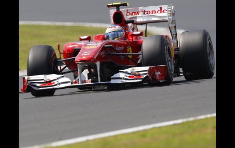 Fernando Alonso duurante la competencia para el Gran Premio de Hungría. REUTERS  /