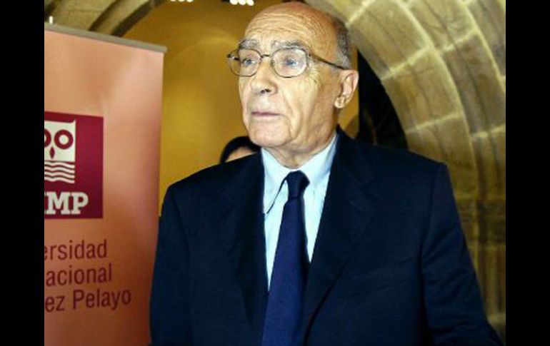 Al leer las obras de Saramago el pintor ha buscado reflejar su lado espiritual por medio de la pintura. EFE  /