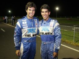 Sergio Pérez realizó anoche, junto a su hermano Toño, prácticas en el kartódromo de 'Oscar Casillas'. A. CAMACHO  /