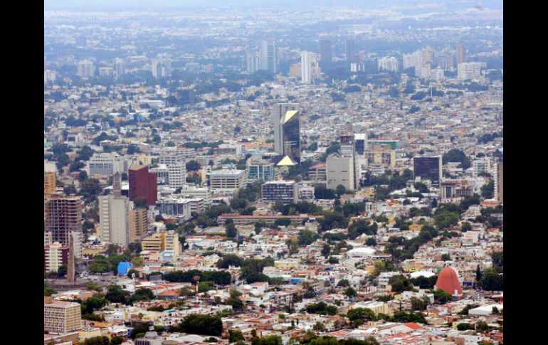 Las autoridades tapatías adelantaron reuniones con vecinos de la Zona 2 (Minerva) para analizar sus problemáticas urbanas. A. GARCÍA  /