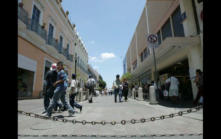 La mayoría de los comerciantes ubicados sobre Pedro Loza aumentaron sus ventas. E. BARRERA  /