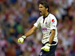 El portero de las Chivas dice que tiene con que hacer frente a los rivales brasileños. MEXSPORT  /