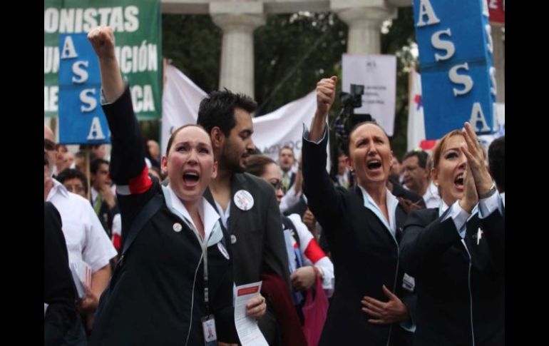 Los empleados demandaron un proceso limpio en la reestructuración de la aerolínea.  EL UNIVERSAL  /