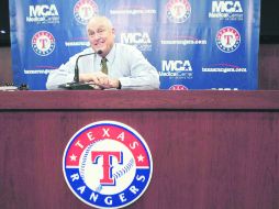 Nolan Ryan y el grupo que encabeza son los nuevos dueños de los Rangers de Texas. AP  /