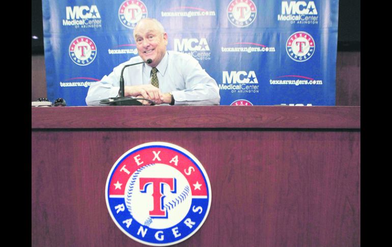 Nolan Ryan y el grupo que encabeza son los nuevos dueños de los Rangers de Texas. AP  /