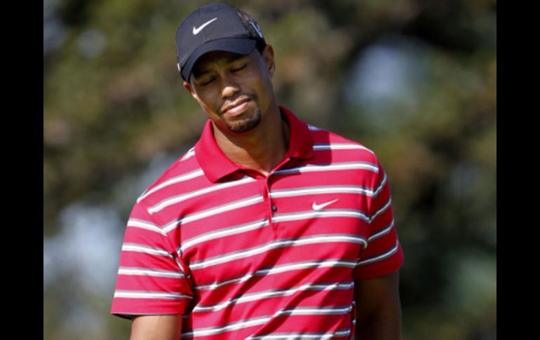 Tiger Woods lamenta un mal golpe durante su último recorrido en Akron. REUTERS  /