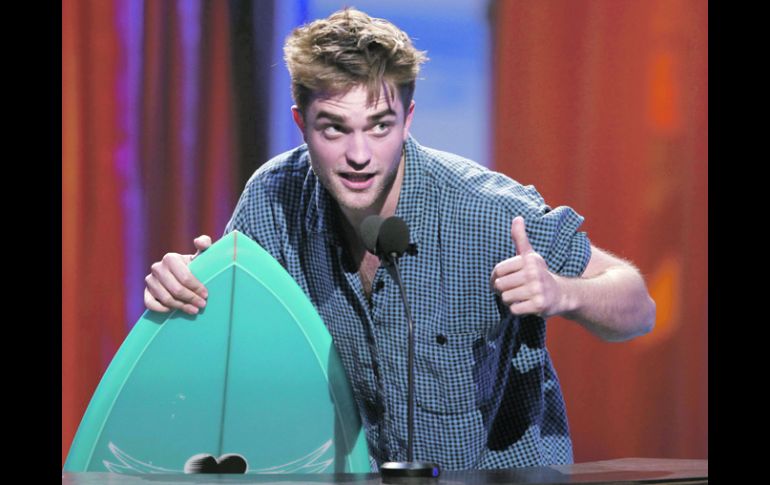 Robert Pattinson se llevó varios premios, incluyendo el de Estrella masculina del verano por Eclipse. AP  /