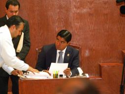 Carlos Corona, secretario general del Congreso, presentó su informe administrativo y financiero. A. GARCÍA  /