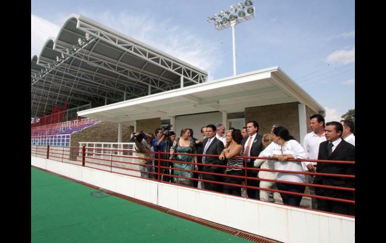 Aristóteles Sandoval  junto a una comitiva de regidores visitaron las instalaciones para los juegos panamericanos del 2011. A. CAMACHO  /