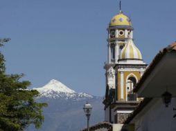 Colima tiene relevancia turística por el volcán y económica por el puerto de Manzanillo. S NÚÑEZ  /