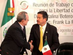 Carlos Navarrete y Frank La Rue. EL UNIVERSAL  /