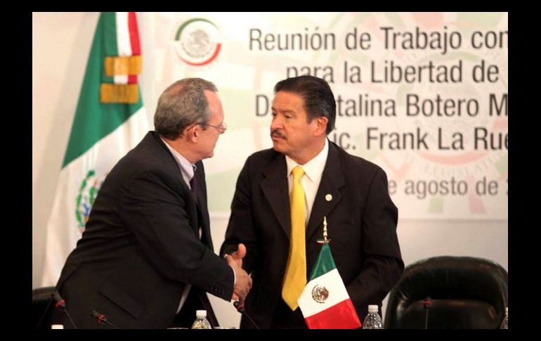 Carlos Navarrete y Frank La Rue. EL UNIVERSAL  /