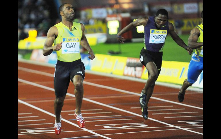 Tyson Gay cruza la meta con 9.78 segundos e impone marca del presente año en 100 metros. EFE  /