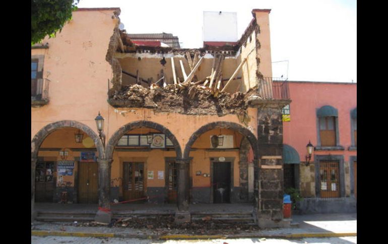 En el Centro Histórico de Tequila se derrumbó la parte superior de los portales. ESPECIAL  /