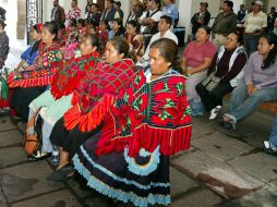 Al Coloquio Participación Indígena representantes de grupos mazahuas, purépeches, nahuas, mixtecos y huicholes. E. BARRERA  /