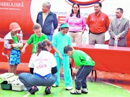 Los niños finalizaron los cursos de verano con una capacitación de primeros auxilios. ESPECIAL  /