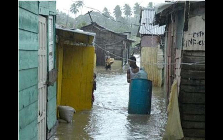 Se han reportado alrededor de 30 viviendas dañadas a causa de las fuertes lluvias y derrumbes. ESPECIAL  /