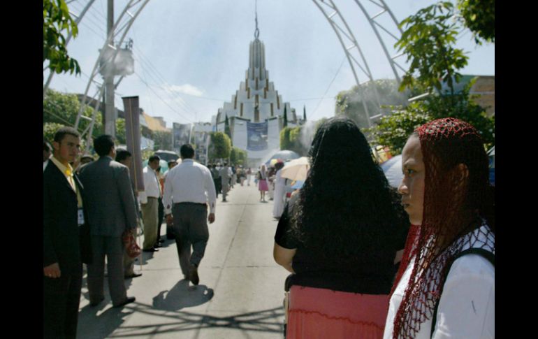 Miles de fieles se desplazan desde 40 países hasta Guadalajara para presenciar la llamada Santa Convocación.A. CAMACHO  /