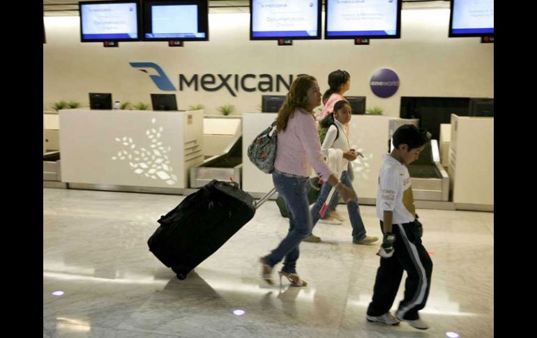 • La aerolínea pospuso varios vuelos y dejó de vender boletos. AP  /