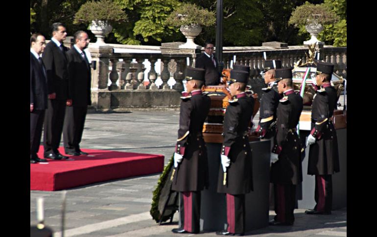 Al filo de las 11:15 horas comenzó la ceremonia solemne que rindió honores a los restos óseos de los héroes independentistas. NTX  /