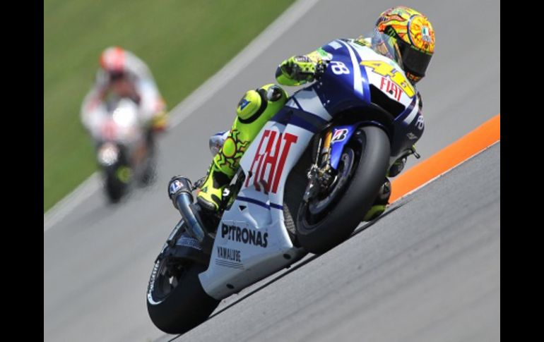 Valentino Rossi durante el la competencia de MotoGP de República Checa. AFP  /