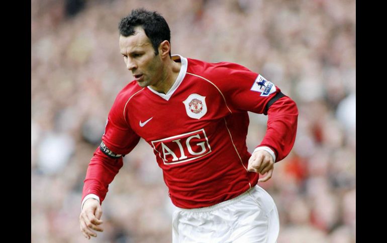 Volante del Manchester United Ryan Giggs quiere dirigir a su equipo MEXSPORT  /