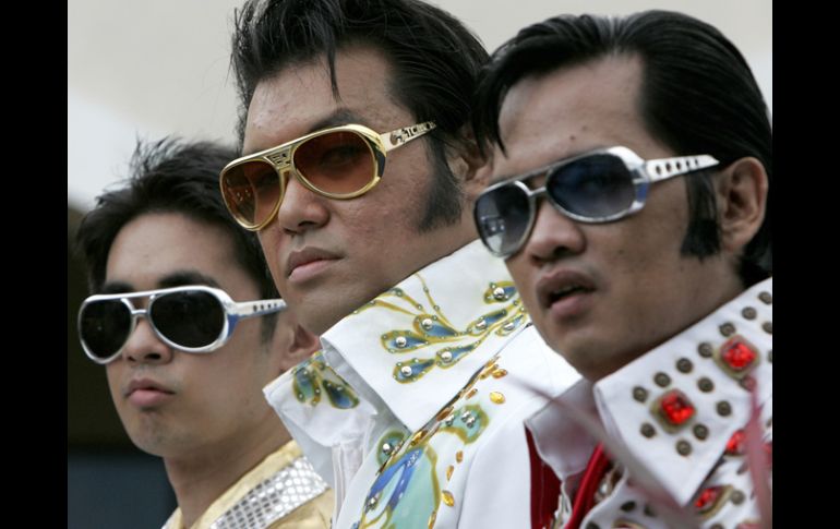 Filipinos rinde tributo a Elvis. AP  /