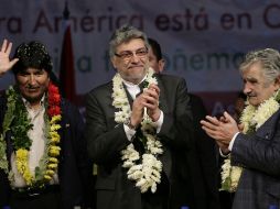 Fernando Lugo (centro), presidente de Paraguay, acompañado de José Mujica y Evo Morales, homólogos de Uruguay y Bolivia. AP  /