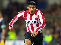 El defensa mexicano Salcido podría dejar el PSV  JAM MEDIA  /