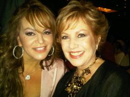 En la imagen, Jenni Rivera y Maxine Woodside, foto tomada de TWITTER.COMJENNIRIVERA  /