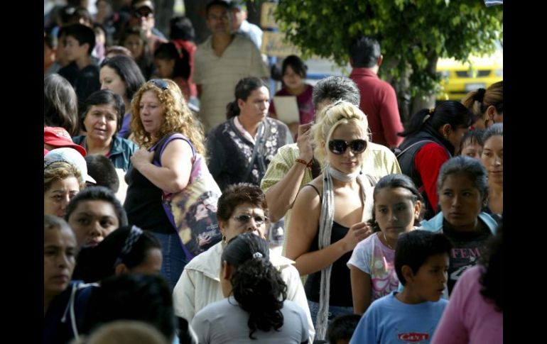 Alrededor de mil 200 padres de familia no concretaron el trámite escolar porque no correspondía a los Módulos de Atención. E. BARRERA  /