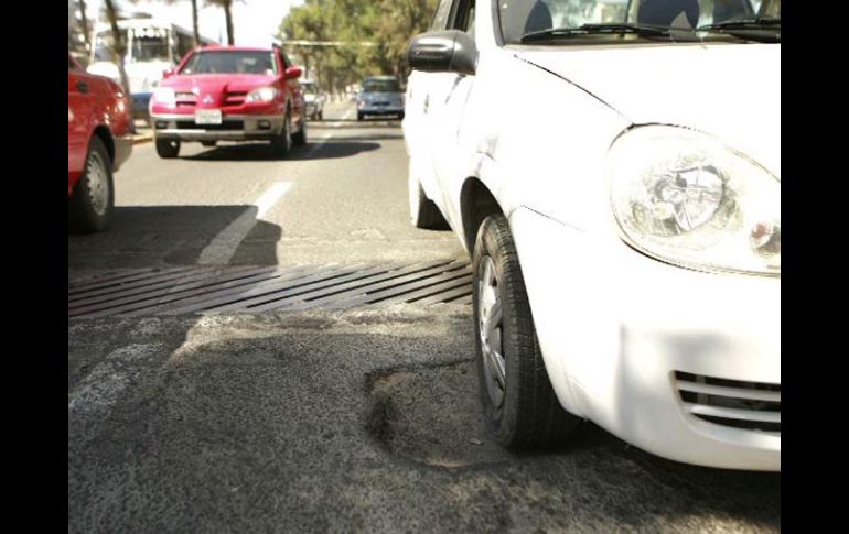 Aseguran que la deuda por mil 200 millones de pesos para repavimentación de calles es necesaria. ARCHIVO  /