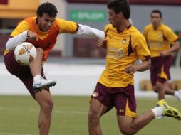 Los jugadores de Estudiantes Tecos se preparan en un entrenamiento. S. NUÑEZ  /