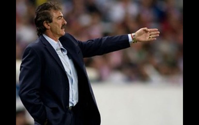 Ricardo La Volpe podría tomar el reto de clasificar nuevamente a un Mundial desde la zona de Concacaf. ARCHIVO  /