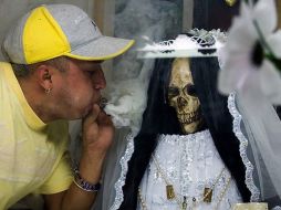 Mercados, callejones, delincuencia y la santa muerte son los atractivos que este turismo ofrece. ESPECIAL  /