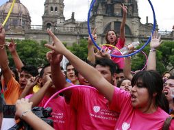 Las personas que asistieron al evento convivieron con las macotas de los Juegos Panamericanos. E. PACHECO  /