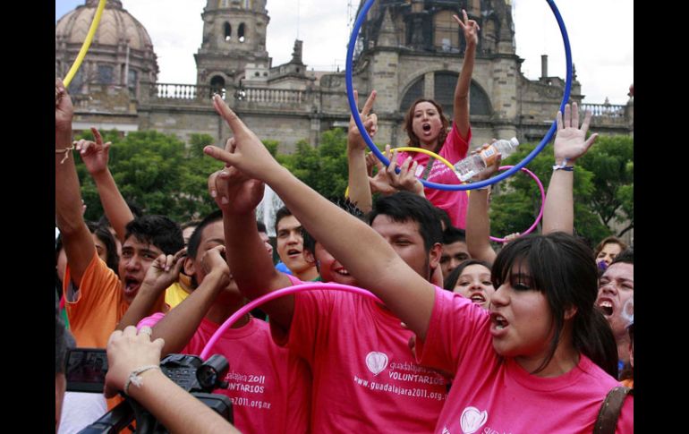 Las personas que asistieron al evento convivieron con las macotas de los Juegos Panamericanos. E. PACHECO  /