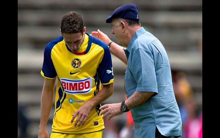 Lapuente aconsejaba a sus jugadores durante el partido ante el Querétaro. MEXSPORT  /